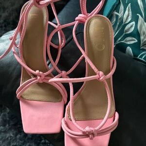 Chic Pink Knotted Sandals